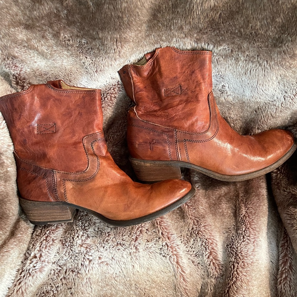 Frye Boots Womens size 9